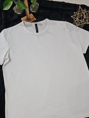 lululemon athletica White Short Sleeve Crew Tee
